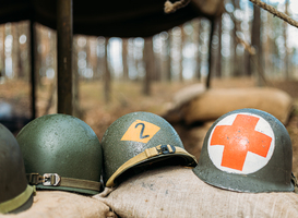 Scholieren uit Canada herdenken oorlog in Bergen op Zoom 